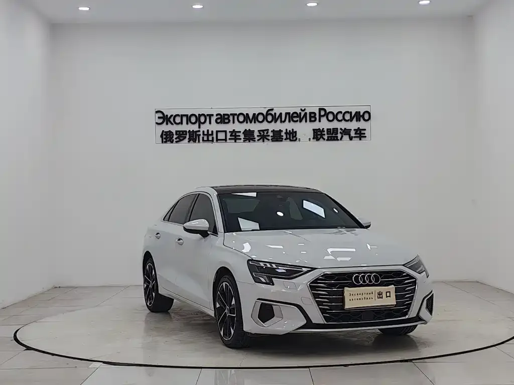 Audi A3 2023 из CN, фото 2