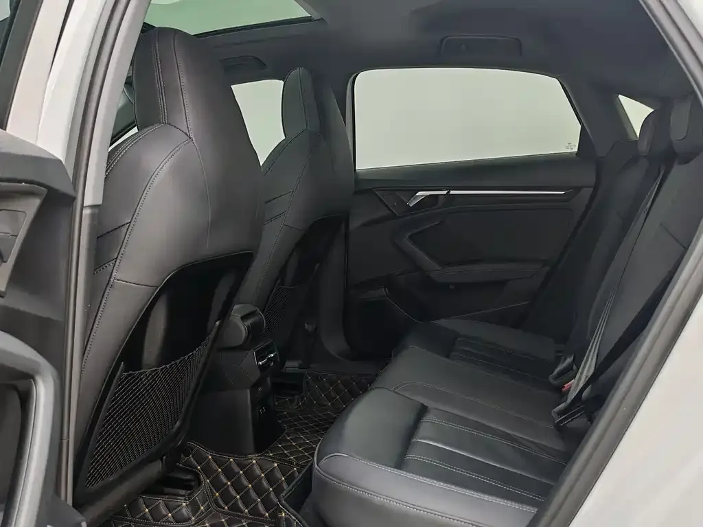 Audi A3 2023 из CN, фото 8