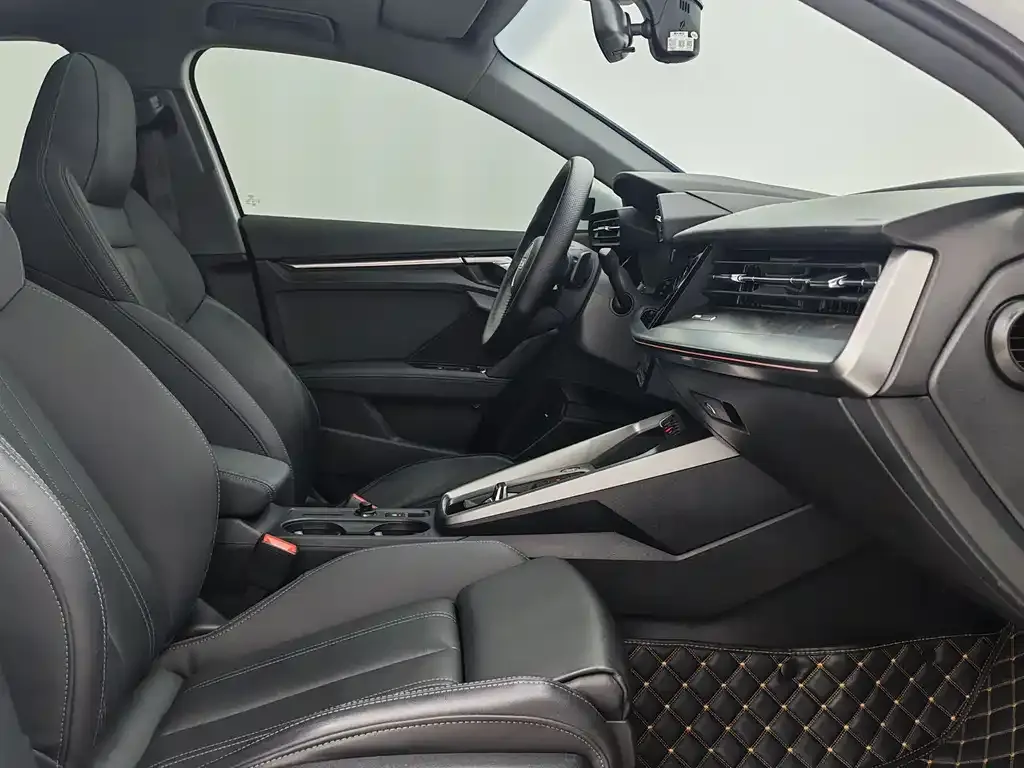 Audi A3 2023 из CN, фото 10