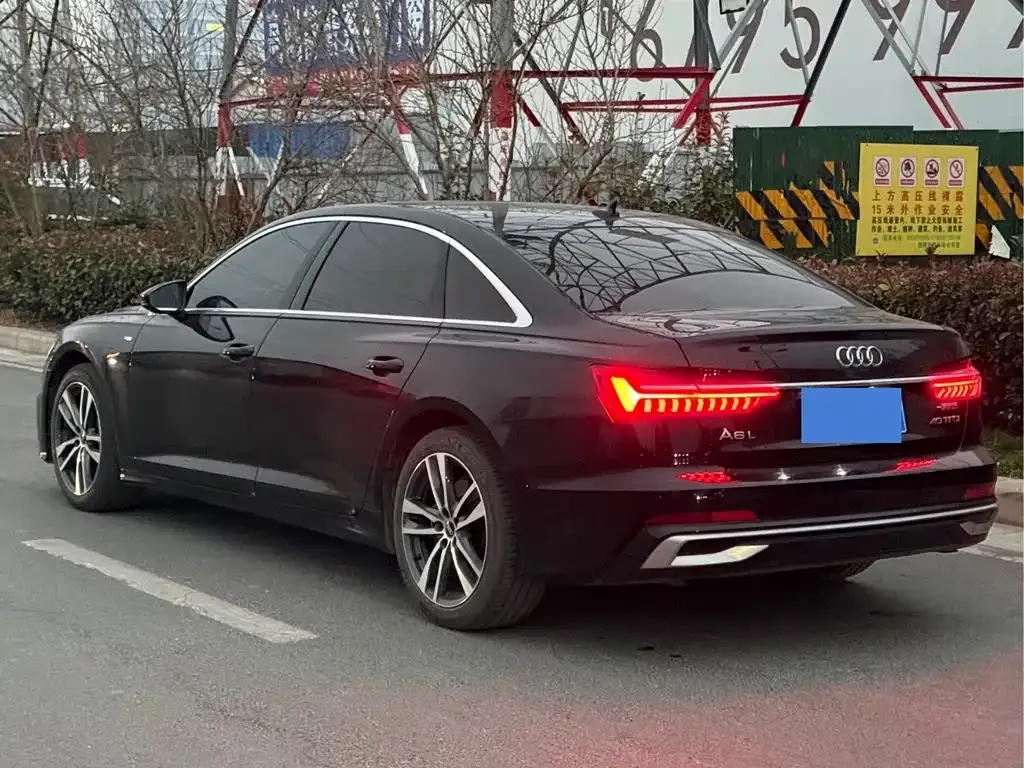 Audi A6L — фото 7