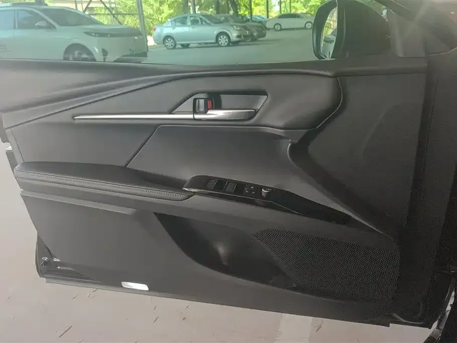 Toyota Camry 2024 из CN, фото 3