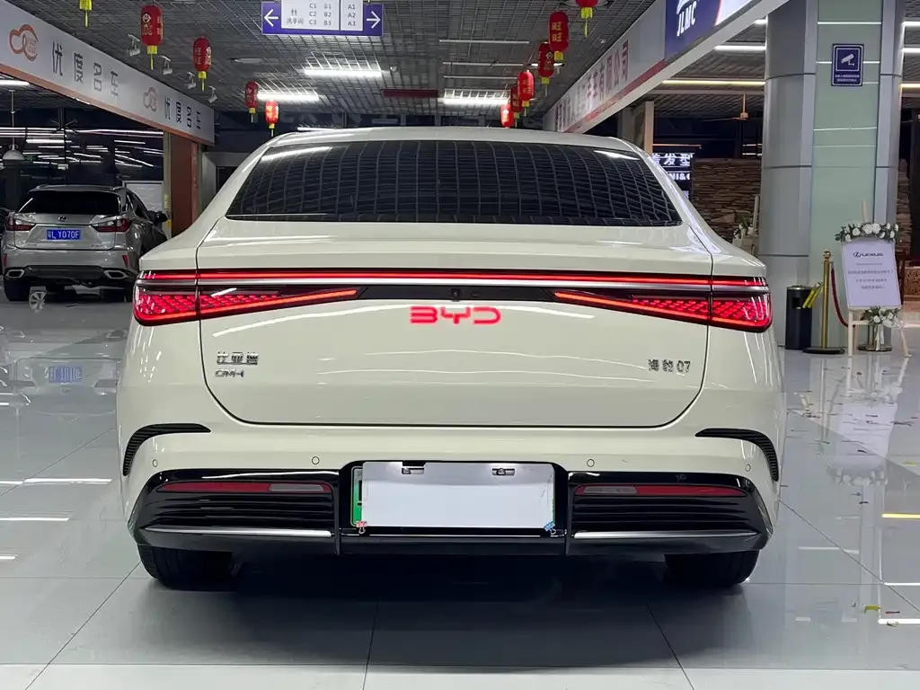 BYD Seal 07 DM-i — фото 6