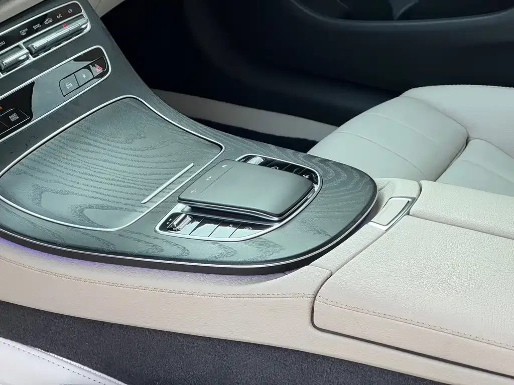 Mercedes-Benz E-Class (Import) — фото 3