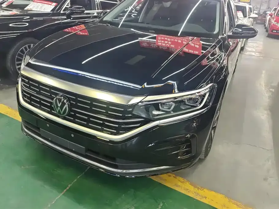 Volkswagen Passat — фото 1