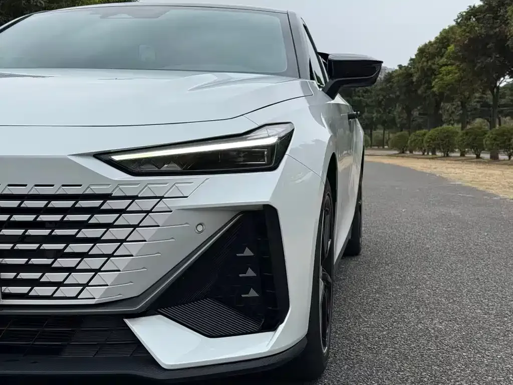 Changan UNI-V 2023 из CN, фото 6