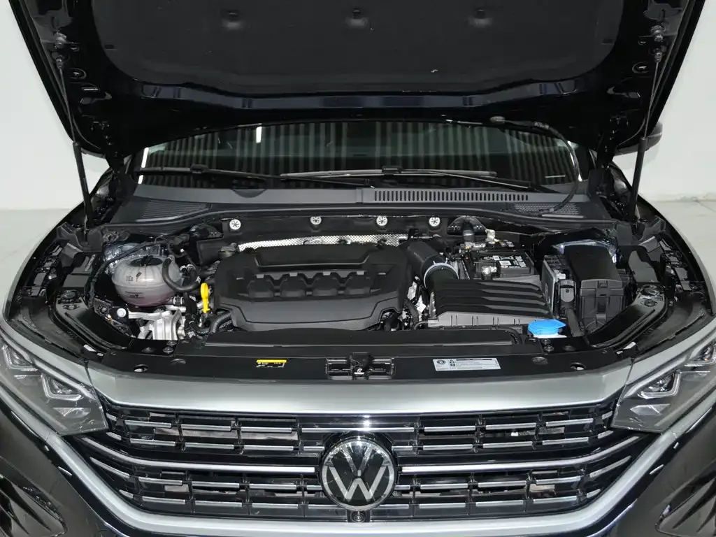 Volkswagen Passat 2024 из CN, фото 3