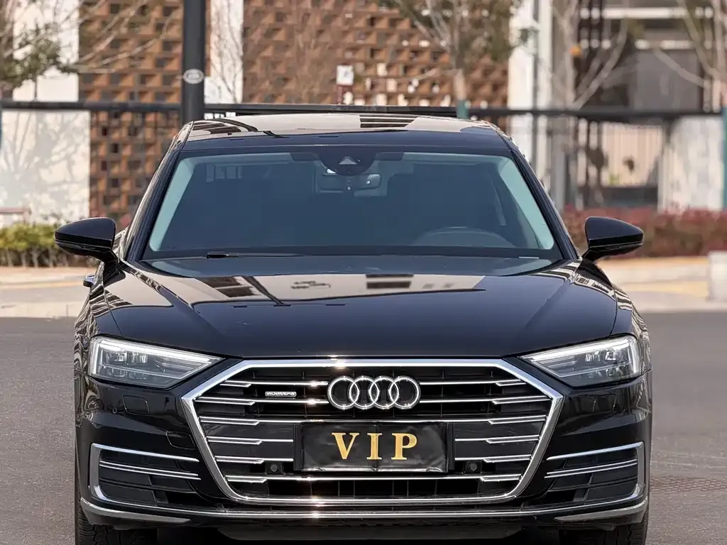Audi A8 2022 из CN, фото 2