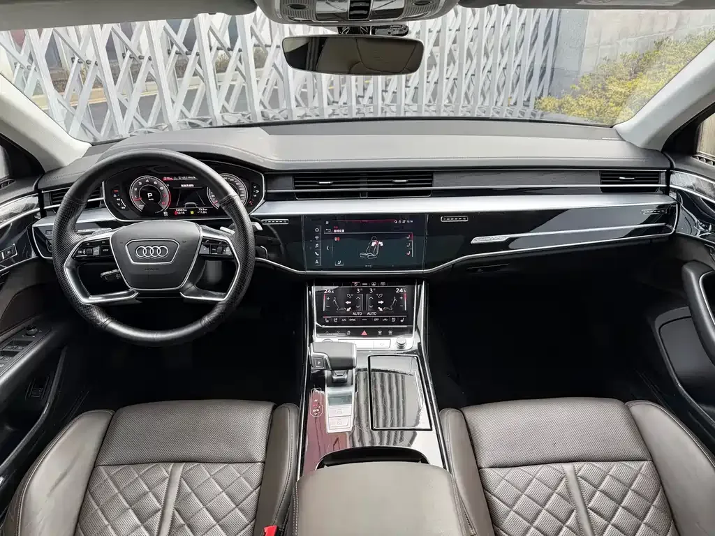 Audi A8 2022 из CN, фото 10