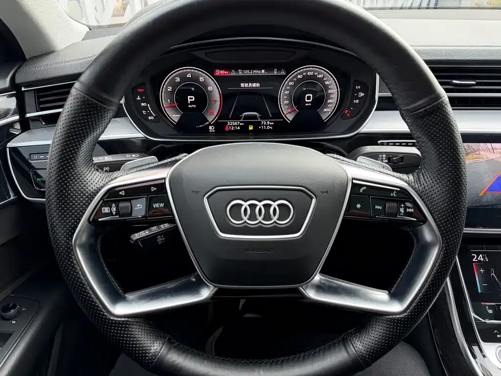 Audi A8 2022 из CN, фото 3
