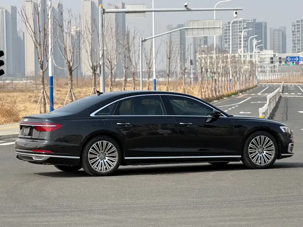 Audi A8 2022 из CN, фото 4
