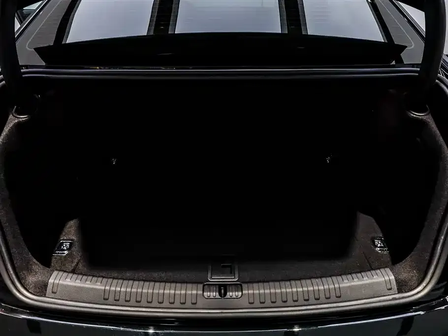 Audi A6L 2023 из CN, фото 4