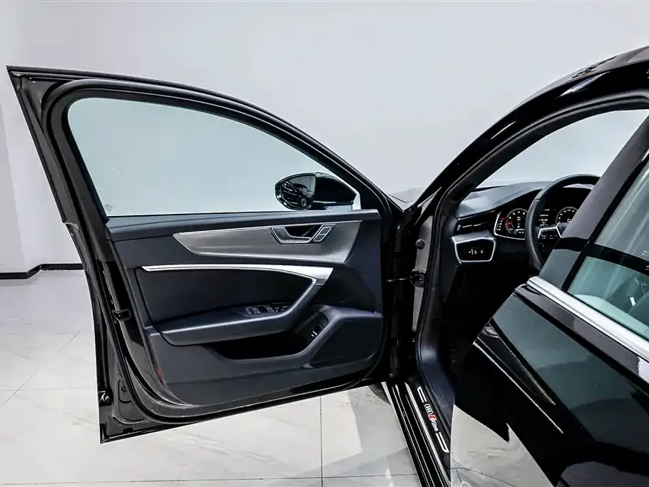 Audi A6L 2023 из CN, фото 9