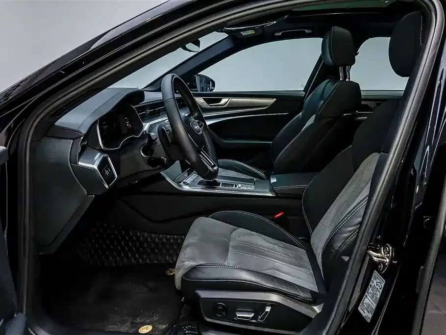 Audi A6L 2023 из CN, фото 10