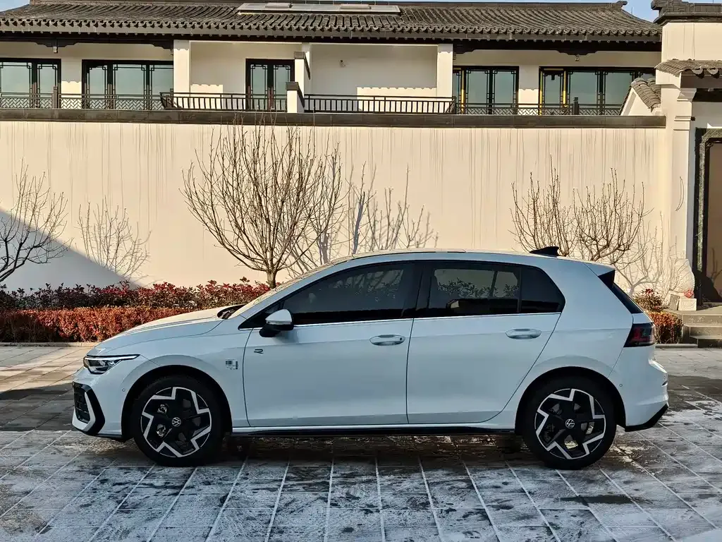 Volkswagen Golf 2025 из CN, фото 10