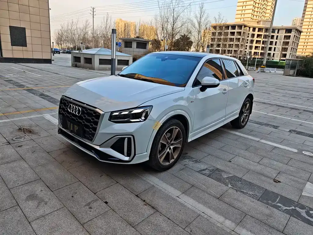 Audi Q2L 2023 из CN, фото 1