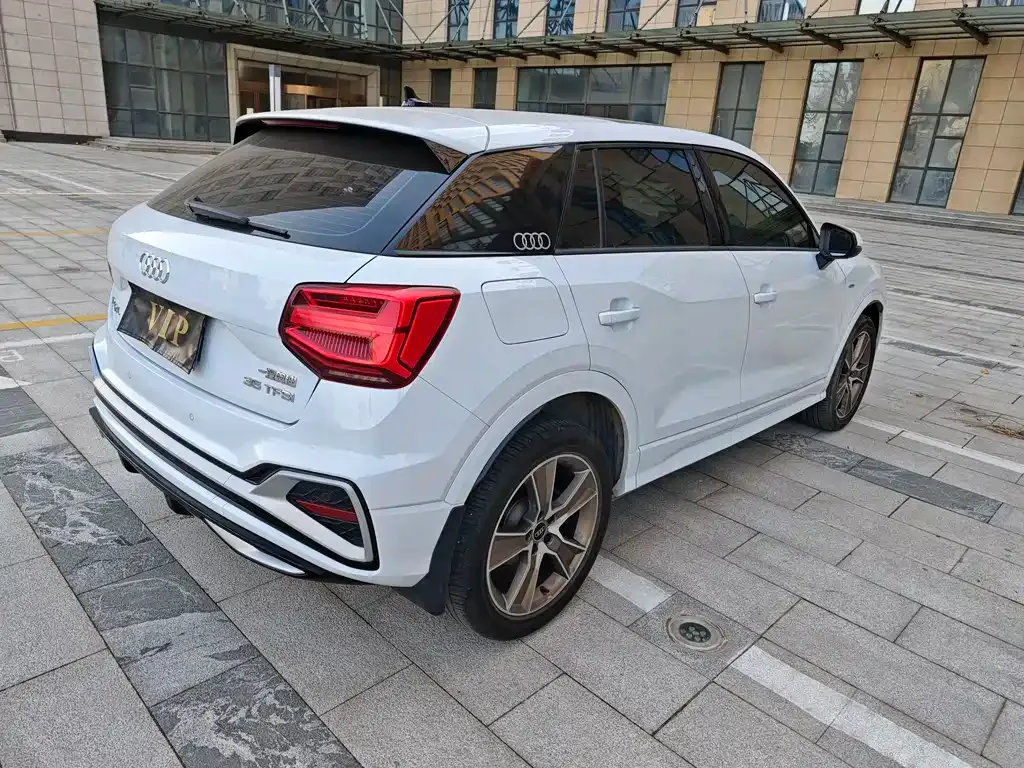 Audi Q2L 2023 из CN, фото 4