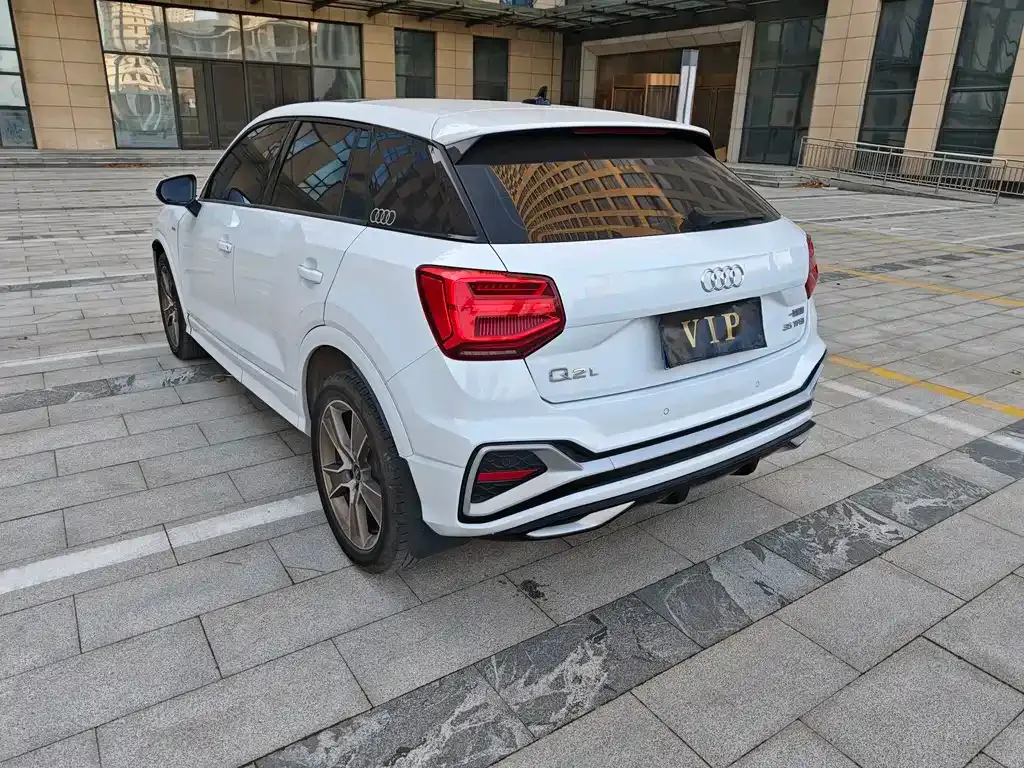 Audi Q2L 2023 из CN, фото 3