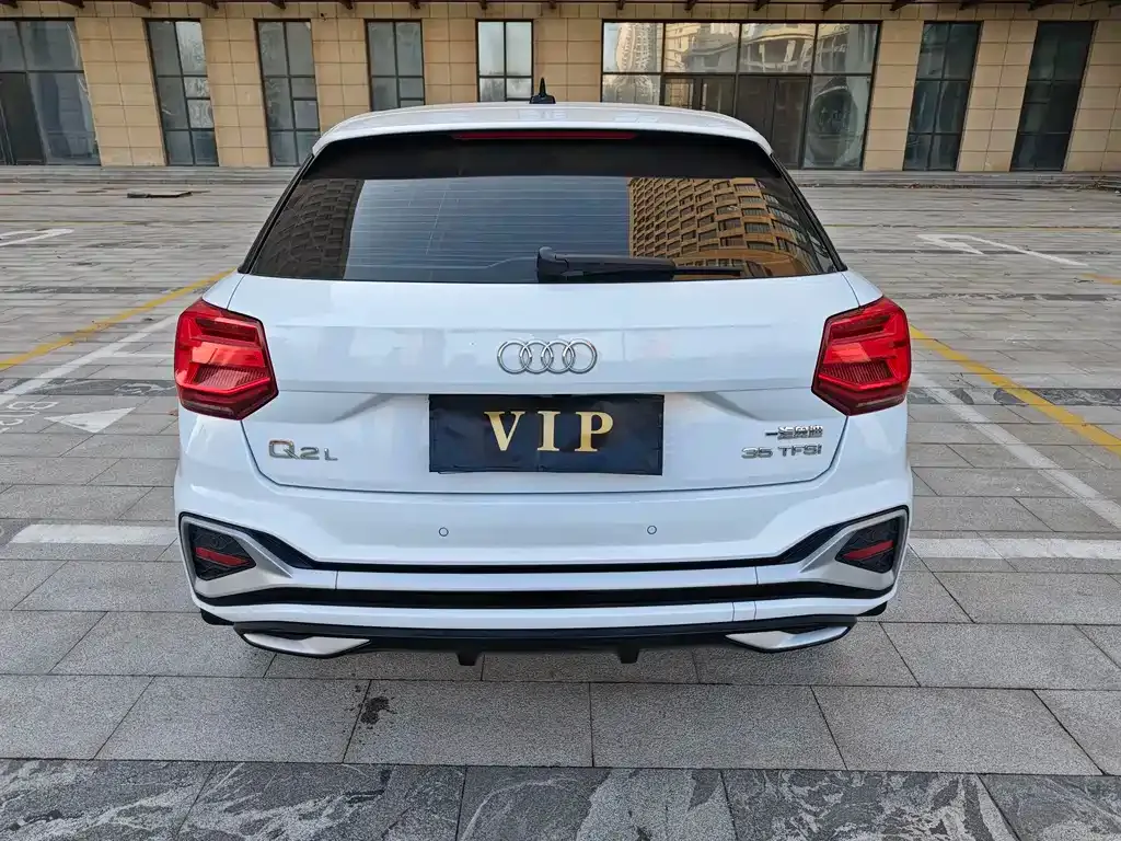 Audi Q2L 2023 из CN, фото 2