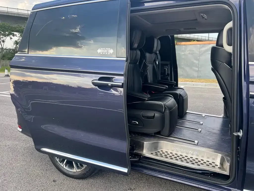Roewe iMAX8 2021 из CN, фото 8