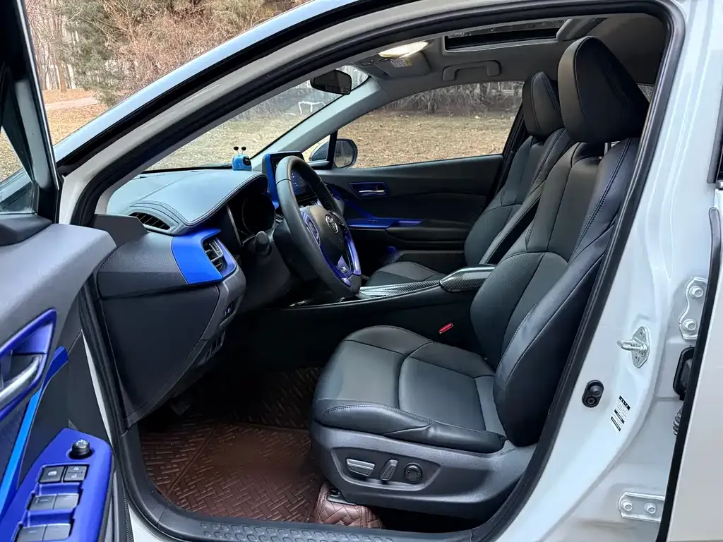 Toyota C-HR 2022 из CN, фото 2