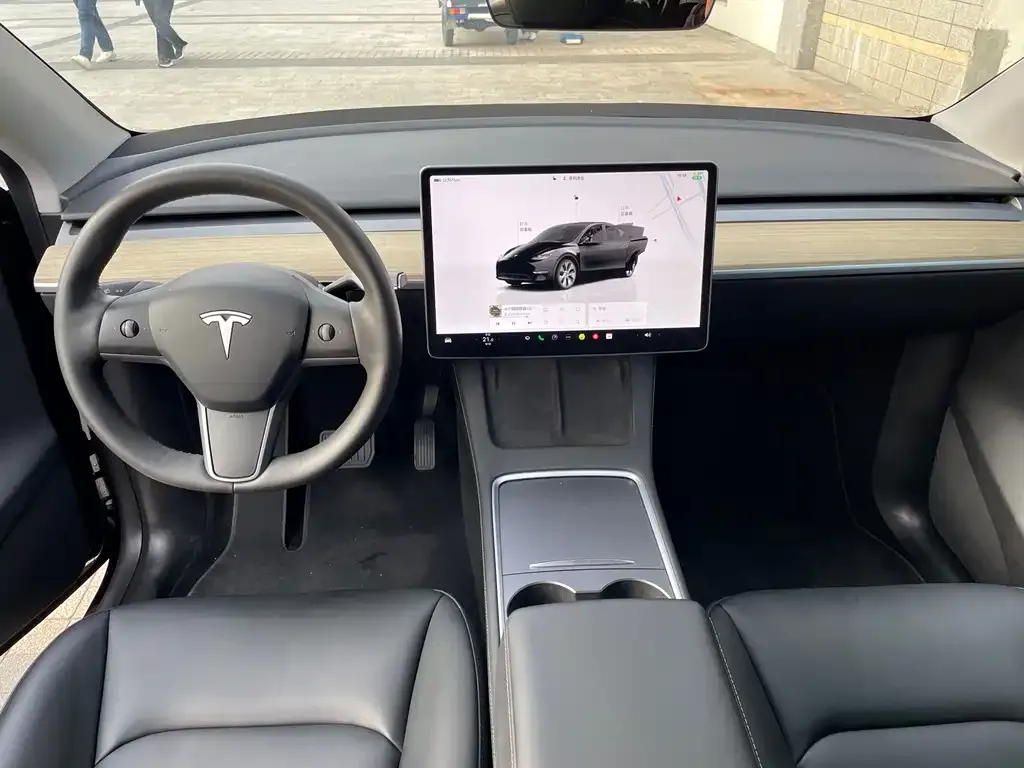 Tesla Model Y — фото 5