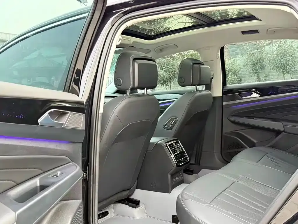 Volkswagen Passat 2024 из CN, фото 7