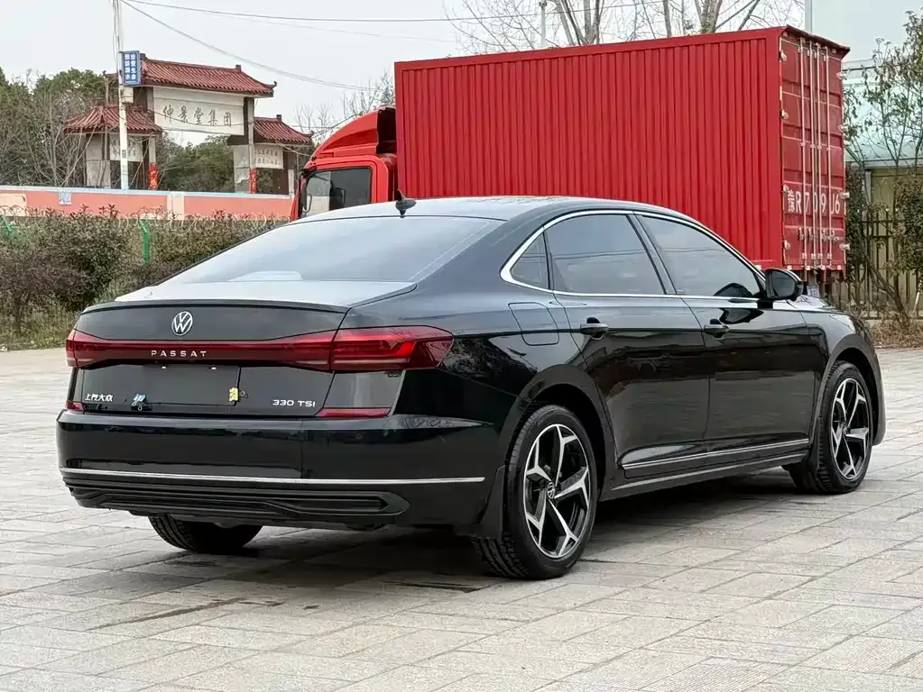 Volkswagen Passat 2024 из CN, фото 2