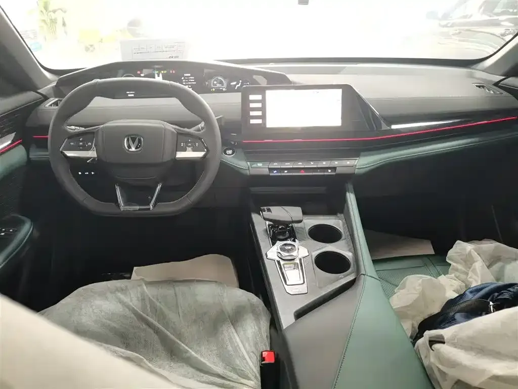 Changan UNI-V iDD 2025 из CN, фото 8