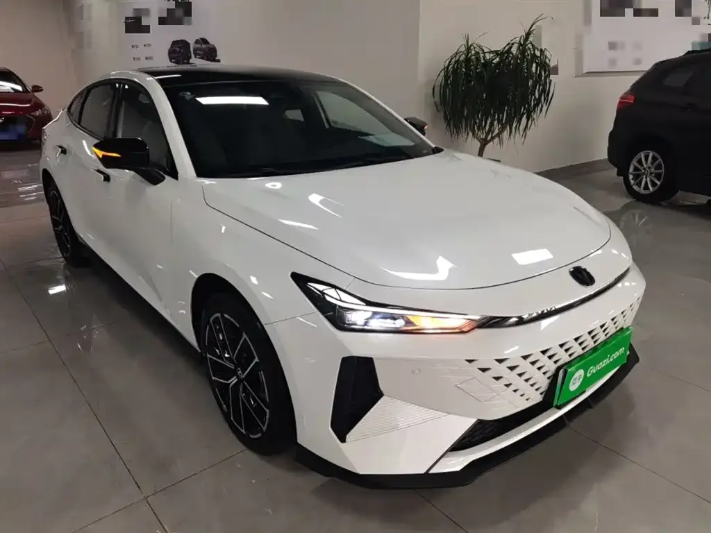Changan UNI-V iDD 2025 из CN, фото 6