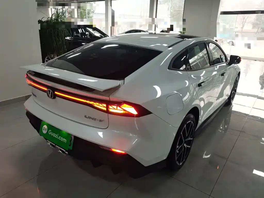 Changan UNI-V iDD 2025 из CN, фото 4