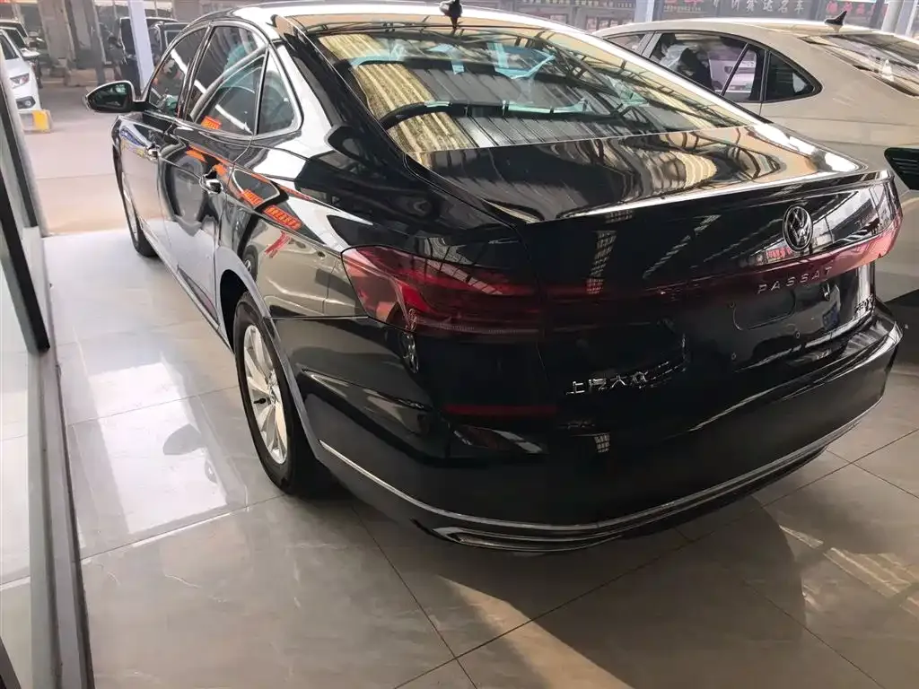 Volkswagen Passat 2023 из CN, фото 4