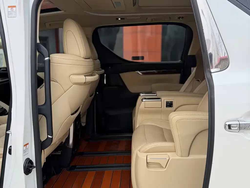 Toyota Alphard 2021 из CN, фото 2