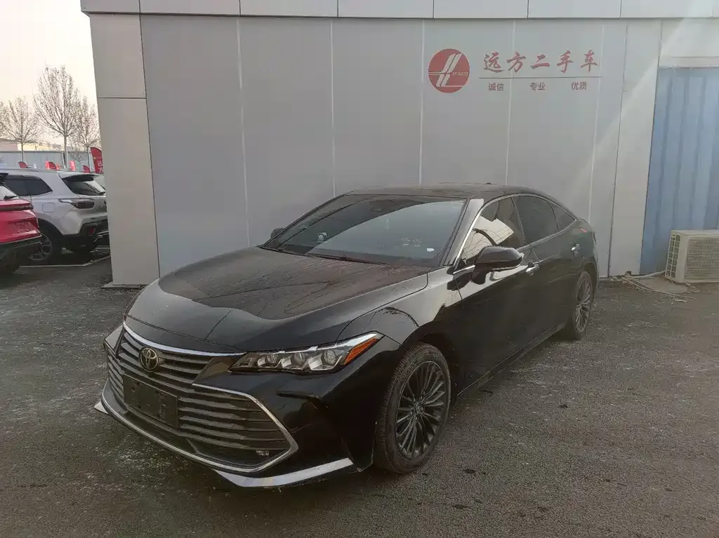 Toyota Avalon — фото 1