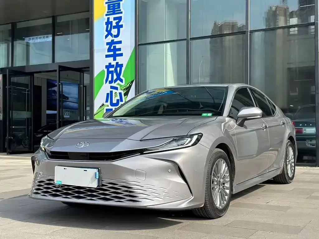 Toyota Camry 2025 из CN, фото 1