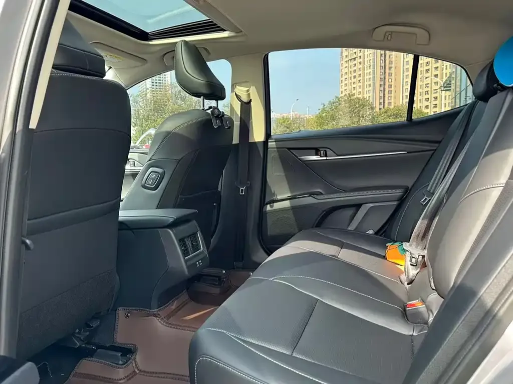 Toyota Camry 2025 из CN, фото 10
