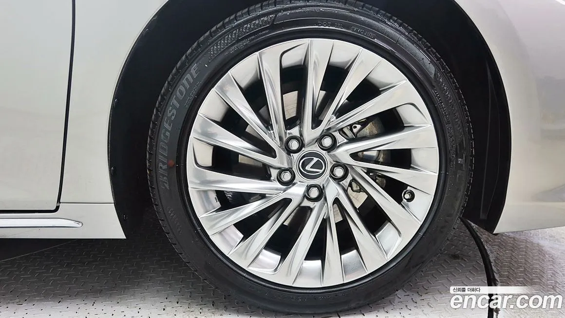 Lexus ES 2026 из KR, фото 8