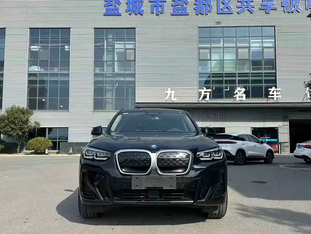 BMW iX3 2024 из CN, фото 2