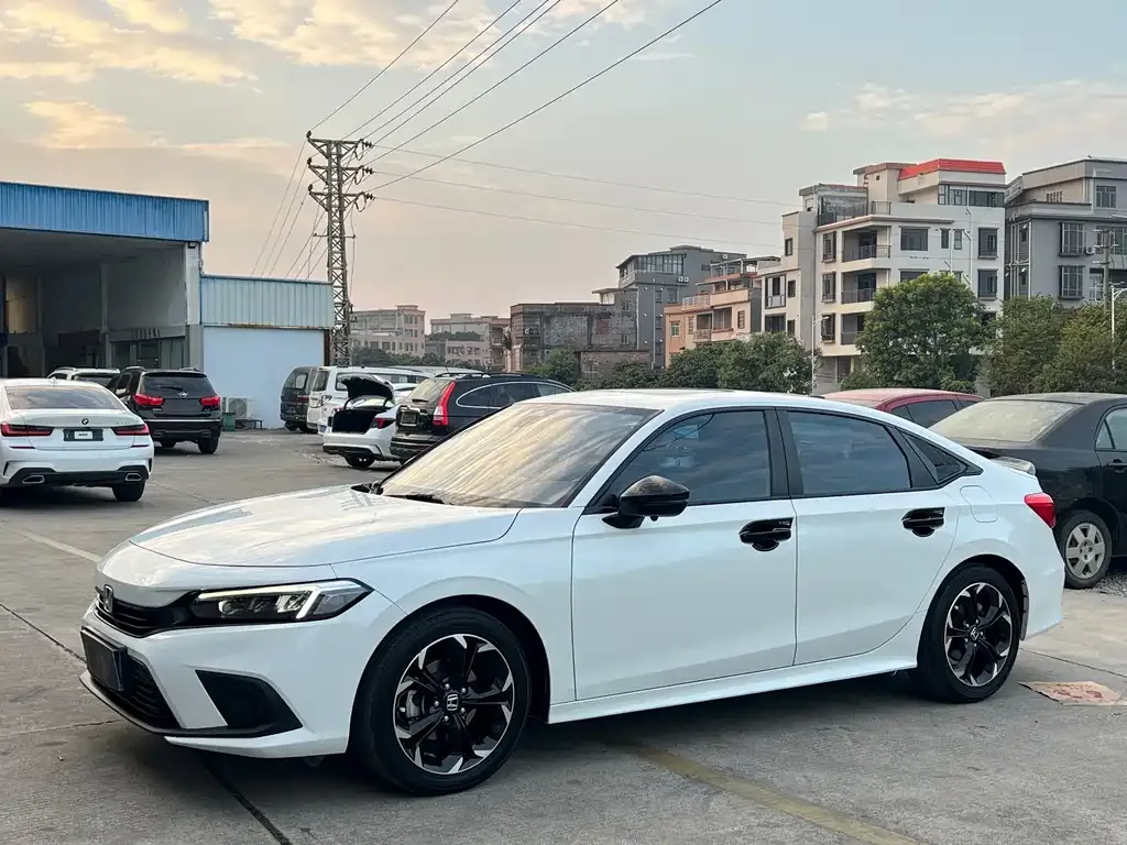Honda Civic — фото 1