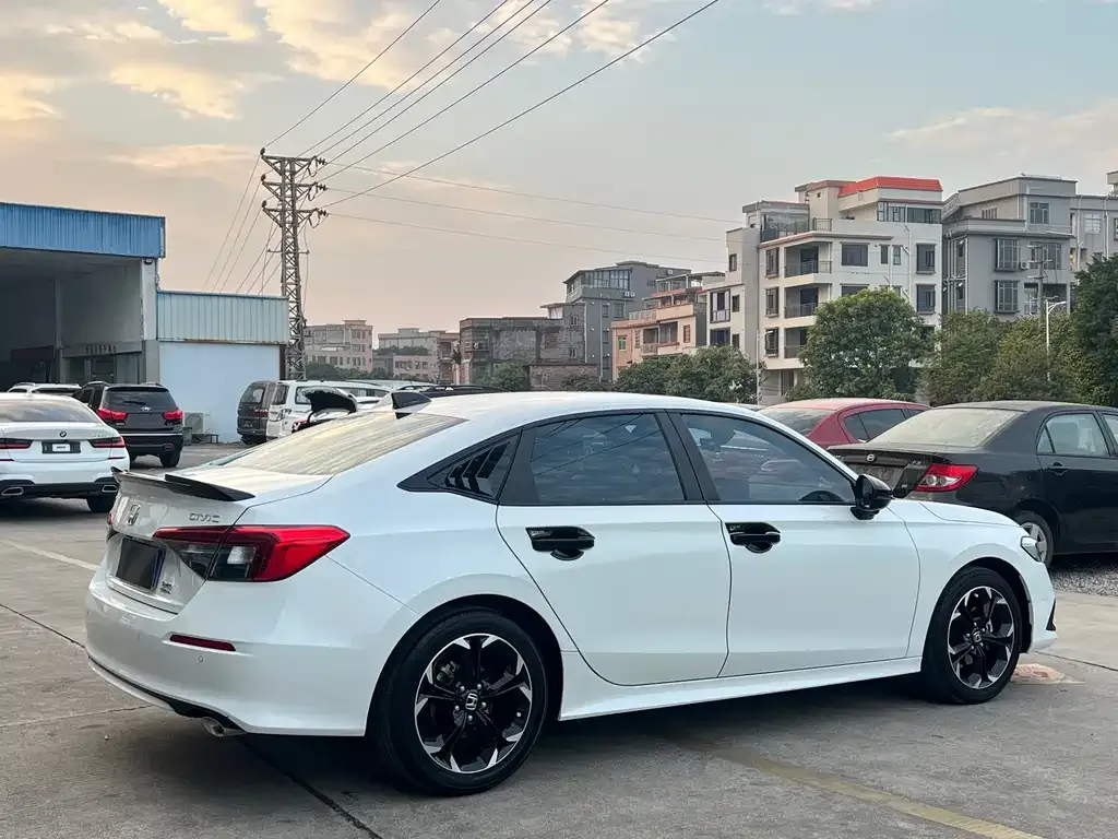Honda Civic — фото 7