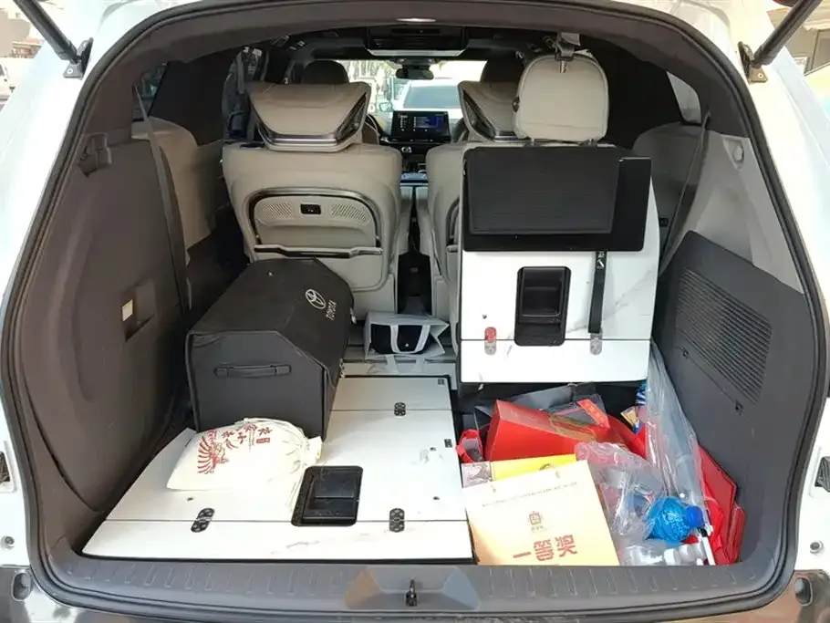 Toyota Sienna — фото 7