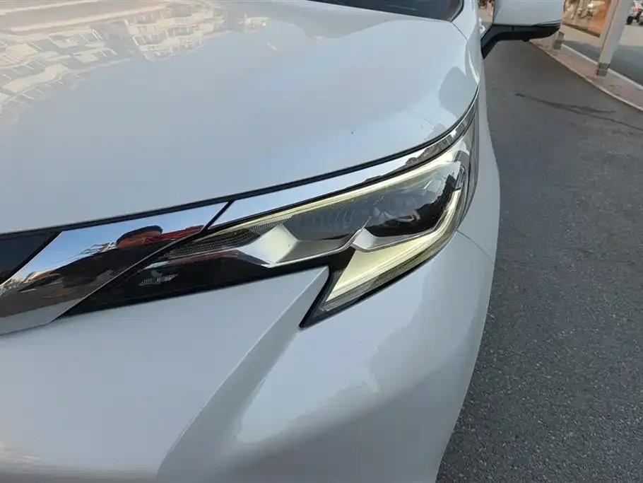 Toyota Sienna — фото 9