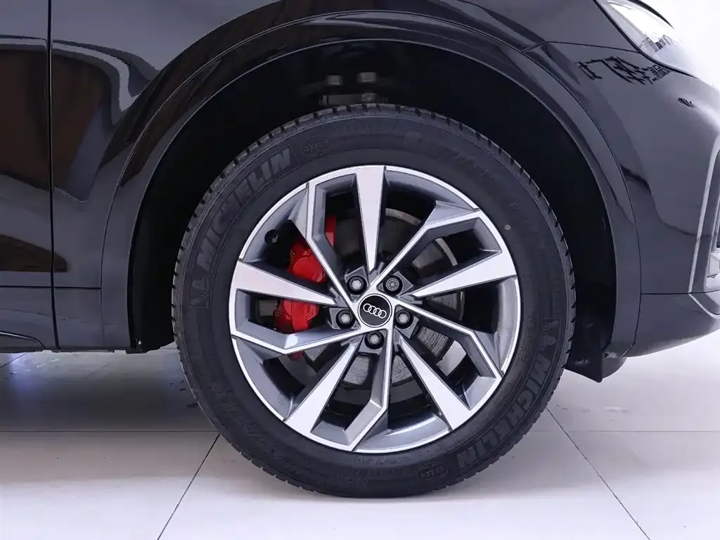 Audi Q5L 2024 из CN, фото 3