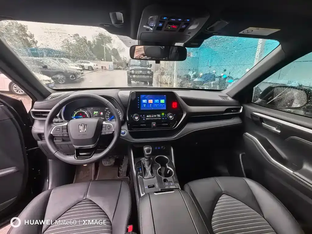 Toyota Crown Kluger 2021 из CN, фото 3