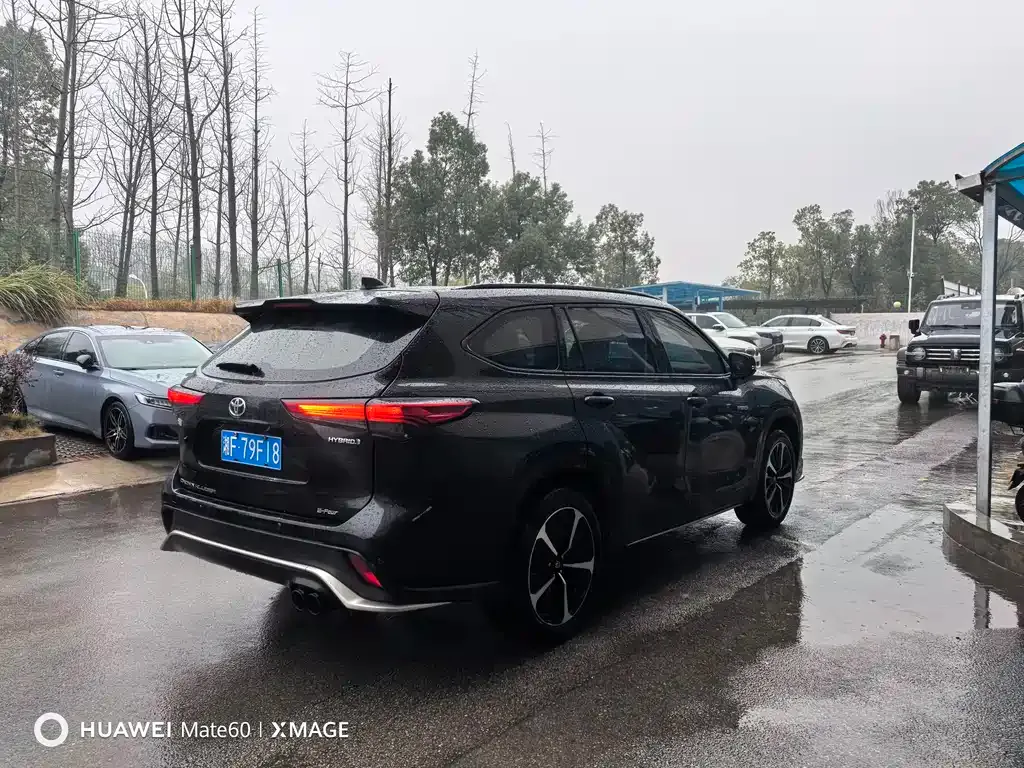 Toyota Crown Kluger 2021 из CN, фото 7