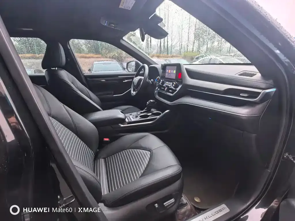 Toyota Crown Kluger 2021 из CN, фото 2