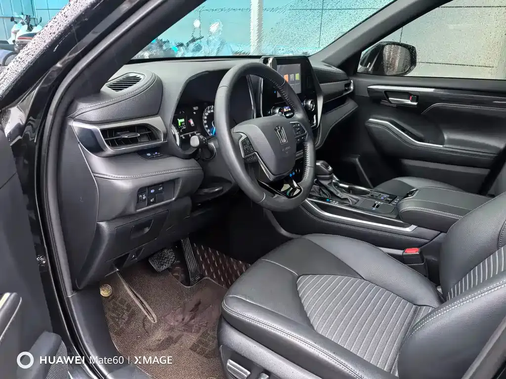 Toyota Crown Kluger 2021 из CN, фото 8