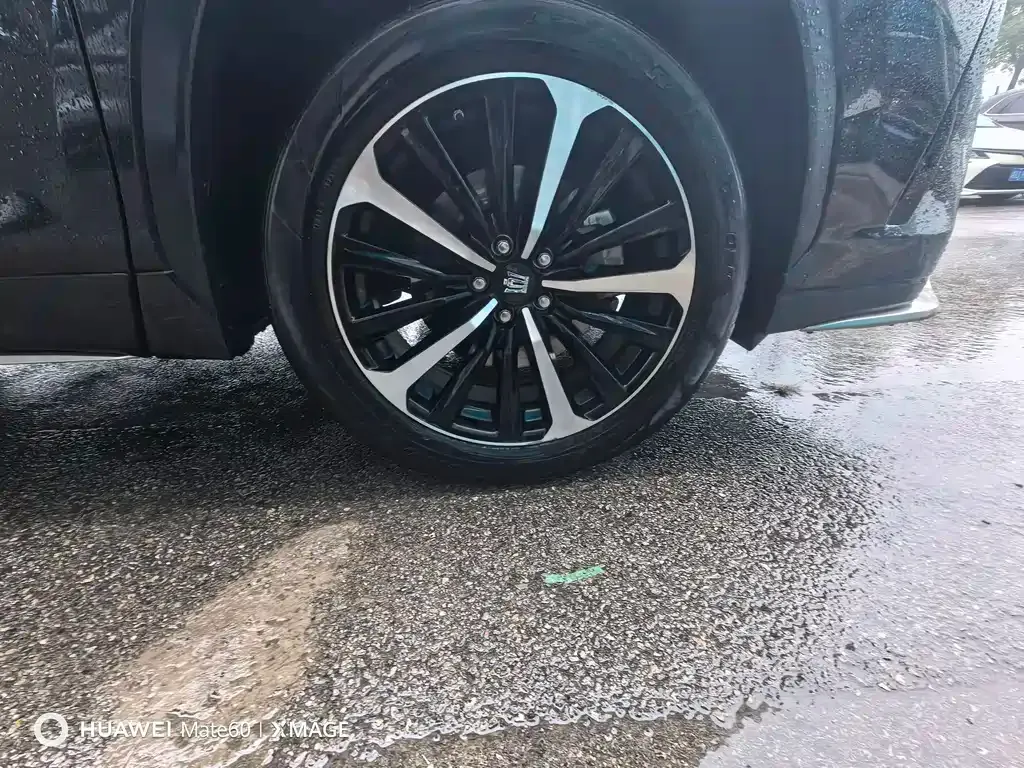 Toyota Crown Kluger 2021 из CN, фото 10