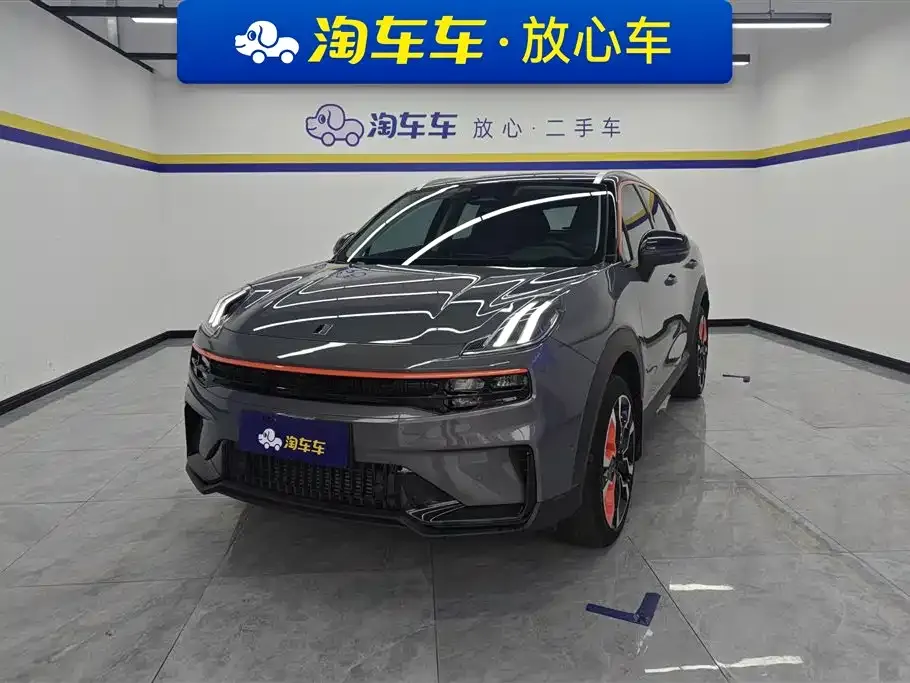 Lynk & Co 06