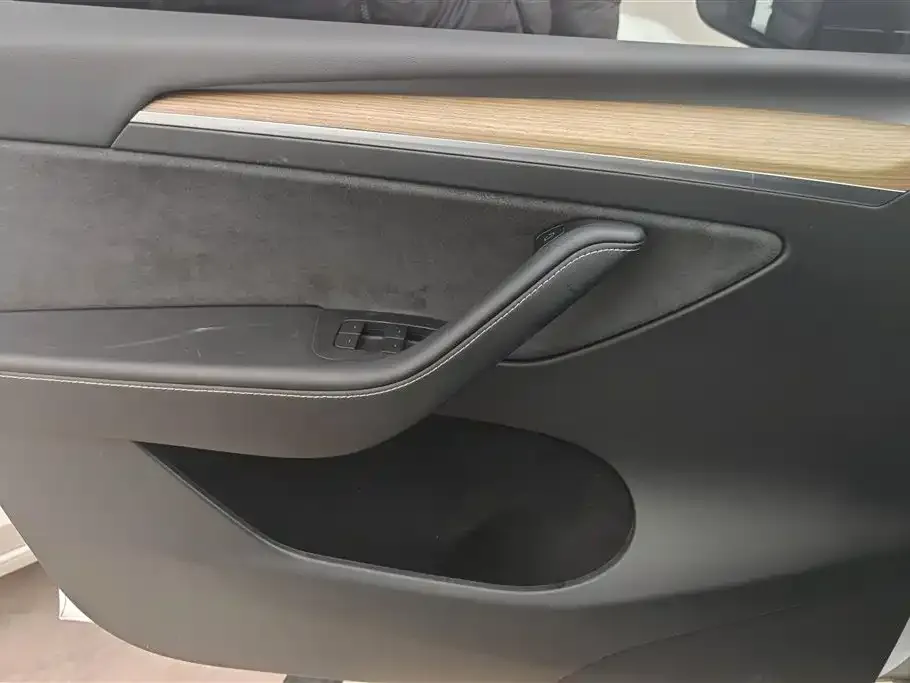Tesla Model Y 2023 из CN, фото 10
