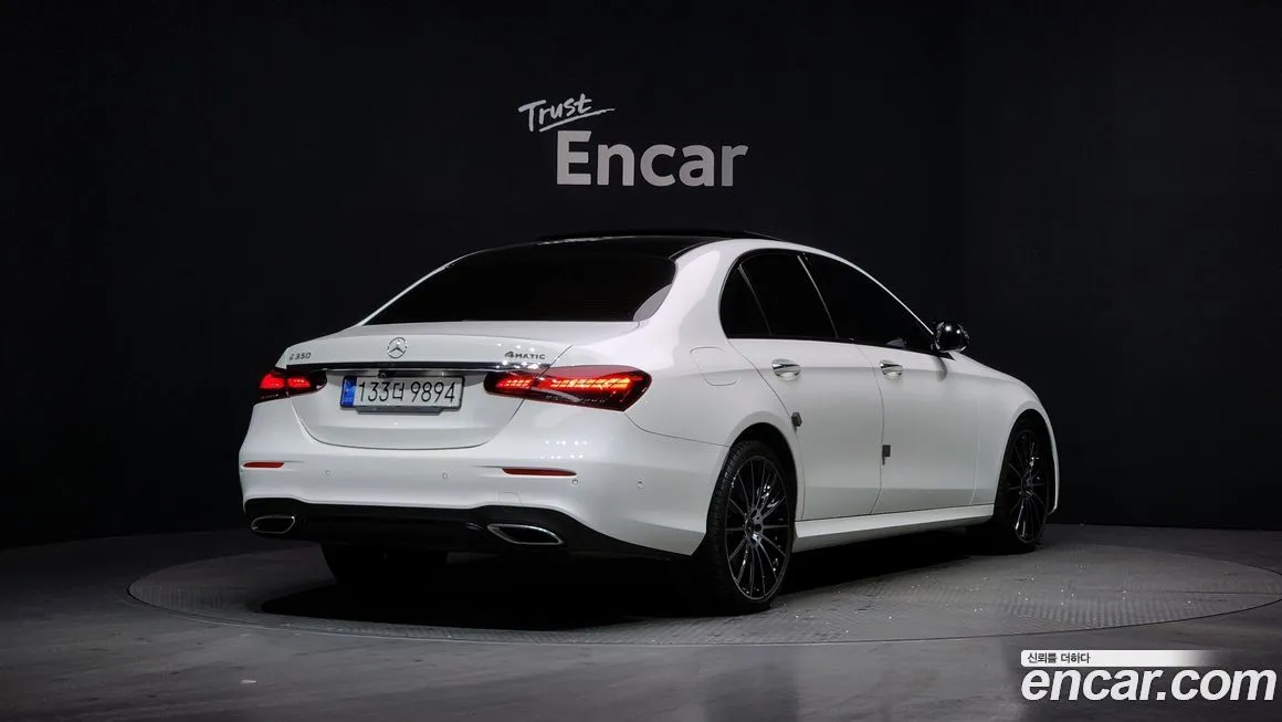 Mercedes-Benz E-Class — фото 4